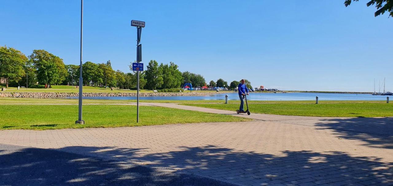 Juuli Apartament Курессааре Экстерьер фото