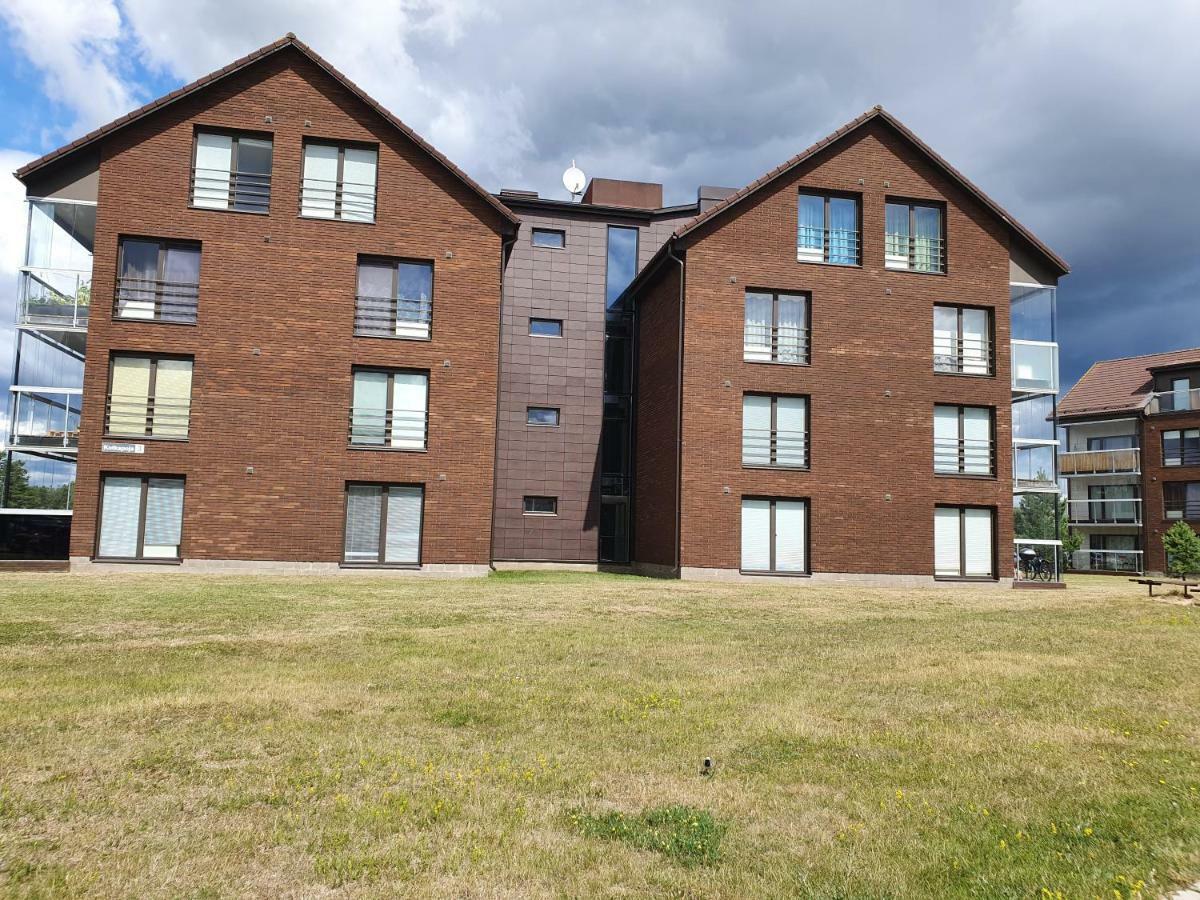 Juuli Apartament Курессааре Экстерьер фото